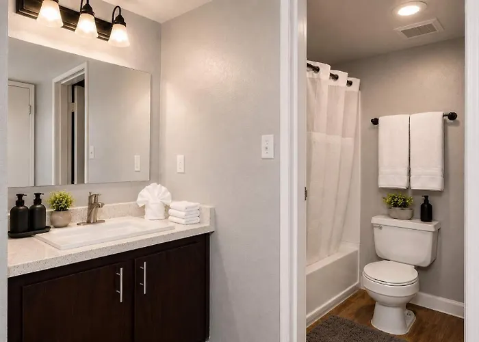 Retreat Near Asu Pool & Gym Apartment *