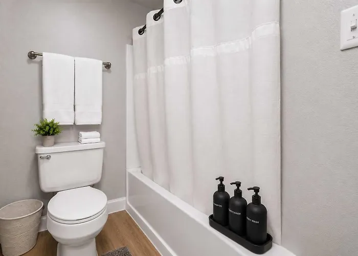 Retreat Near Asu Pool & Gym Apartment Tempe