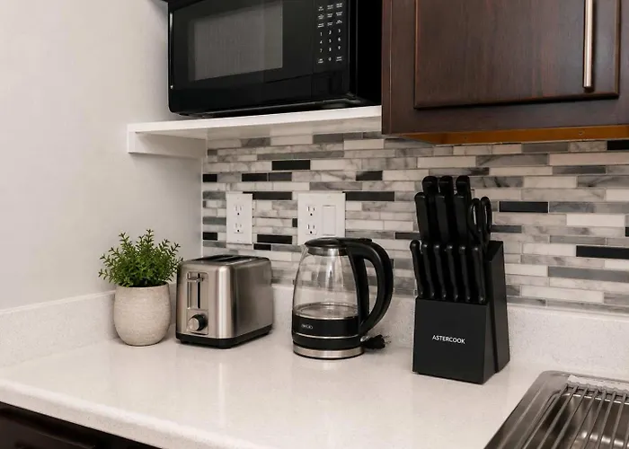 Apartment Retreat Near Asu Pool & Gym